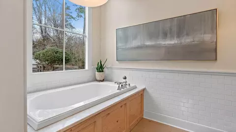 Bath - 74550 River Rd, Covington, LA 70435 photo 3 of 7