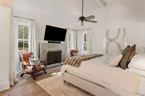 Bedroom - 74550 River Rd, Covington, LA 70435 photo 2 of 7