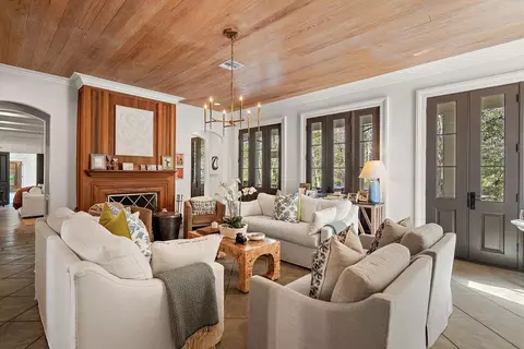 Living - 74550 River Rd, Covington, LA 70435 photo 3 of 7