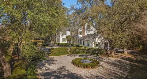 Exterior - 74550 River Rd, Covington, LA 70435 photo 3 of 21