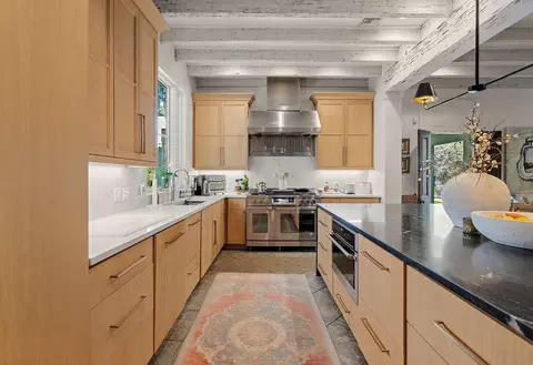 Kitchen - 74550 River Rd, Covington, LA 70435 photo 2 of 4