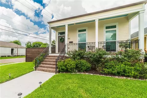 9002 Colapissa St, New Orleans, LA 70118