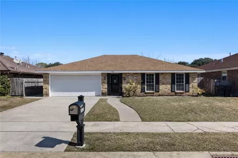 7611 Fieldston Rd, New Orleans, LA 70126