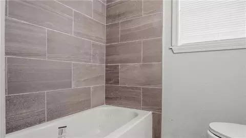 Bath - 2913 Beech St, Lecompte, LA 71346 photo 2 of 3
