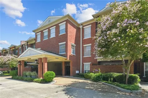801 Rue Burgundy St #214, Metairie, LA 70005
