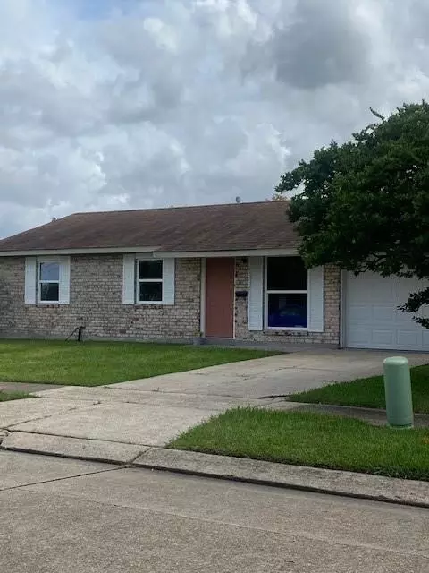 3005 Mt Kennedy Dr, Marrero, LA 70072