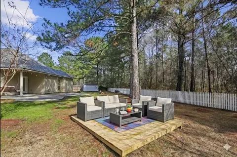 Exterior - 560 Piney Plains Ln, Covington, LA 70435 photo 3 of 7