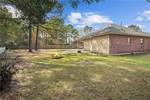 Exterior - 560 Piney Plains Ln, Covington, LA 70435 photo 6 of 7
