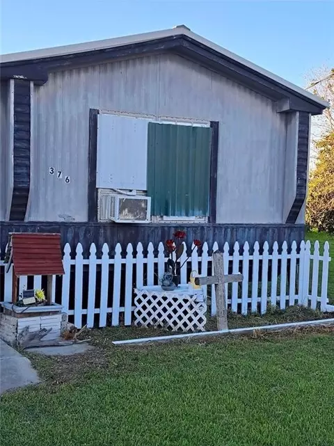 376 Comeaux Dr, Lockport, LA 70374