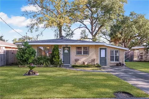 10617 Salem St, River Ridge, LA 70123