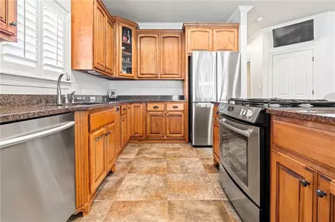 Kitchen - 109 Lac Cypriere Dr, Luling, LA 70070 photo 2 of 2