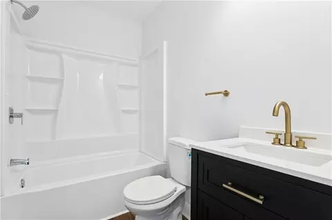 Bath - 412 Milling Ave, Luling, LA 70070 photo 1 of 2