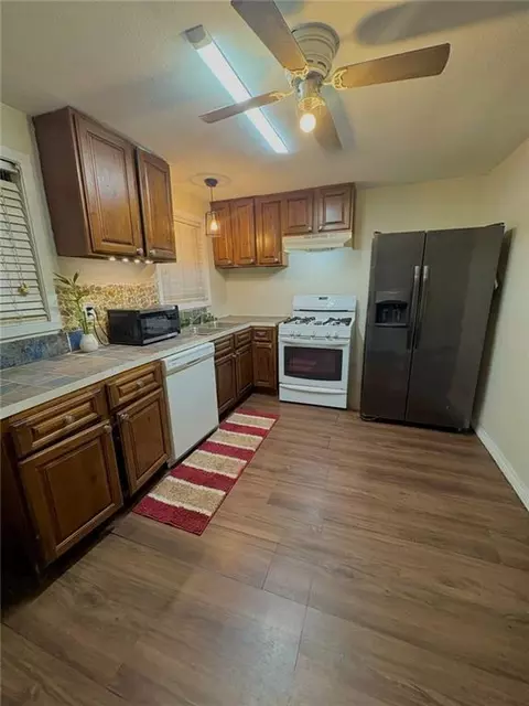 Kitchen - 25195 West St, Springfield, LA 70462 photo 2 of 2
