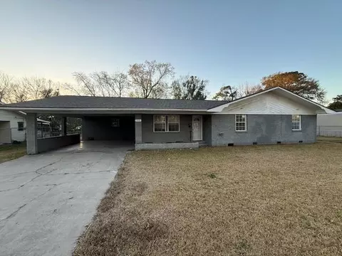 512 N Miles St, Abbeville, LA 70510