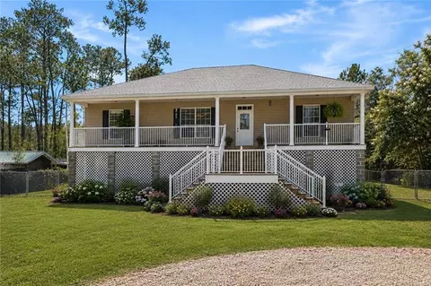 28584 Lake Dr, Lacombe, LA 70445