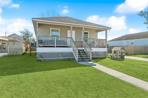 4651 Redwood St, New Orleans, LA 70127