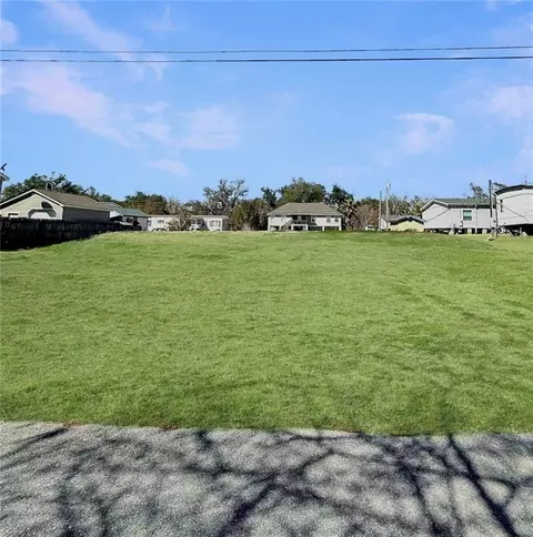 4970 Evelyn Dr, Lafitte, LA 70067