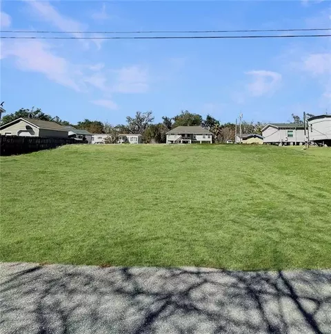 4970 Evelyn Dr, Lafitte, LA 70067