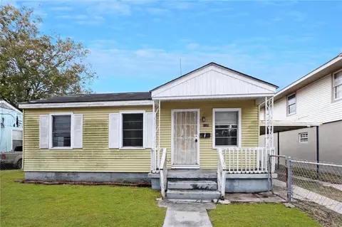 1129 Southlawn Blvd, New Orleans, LA 70114