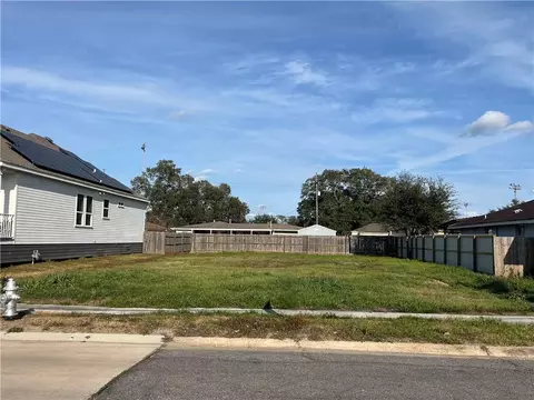 5741 Campus Blvd, New Orleans, LA 70126
