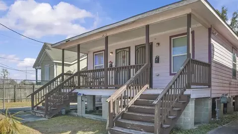 2421 Feliciana St, New Orleans, LA 70117