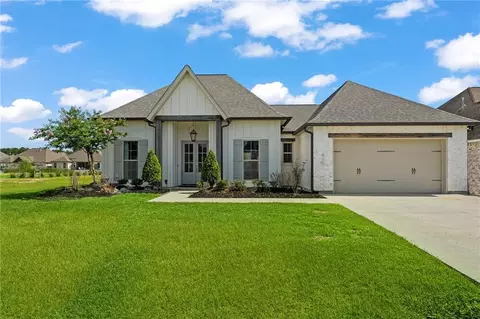 2005 Cypress Bend Ln, Madisonville, LA 70447