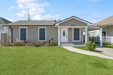 5620 Red Maple Dr, New Orleans, LA 70129