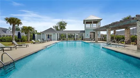 Exterior - 228 Arlington Ave, Covington, LA 70433 photo 4 of 5