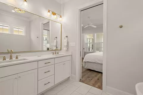 Bath - 228 Arlington Ave, Covington, LA 70433 photo 2 of 3