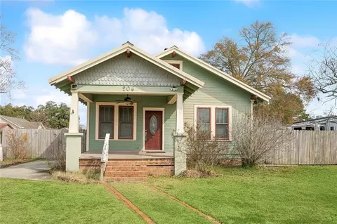 206 S 3rd St, Ponchatoula, LA 70454