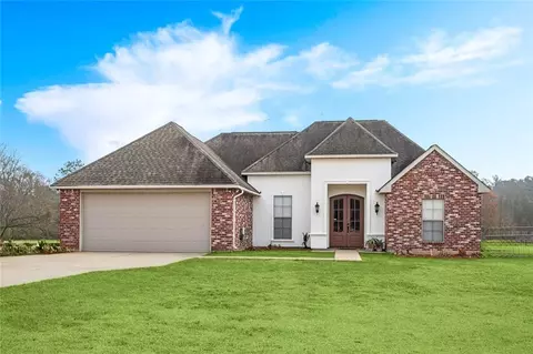 25034 Shubert Ln, Covington, LA 70435