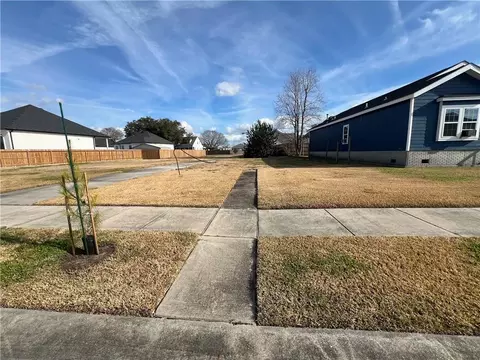 1921 Rose St, Arabi, LA 70032