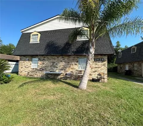 2428 Jamie Ct, Violet, LA 70092