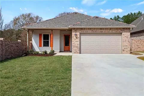 285 Lourdes Ln, Covington, LA 70435