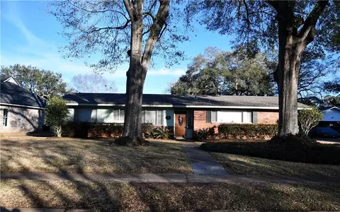 5711 Navaho Trl, Alexandria, LA 71301