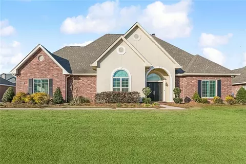Exterior - 558 Cypress Dr, Luling, LA 70070 photo 2 of 6