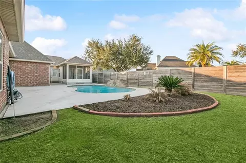 Exterior - 558 Cypress Dr, Luling, LA 70070 photo 6 of 6