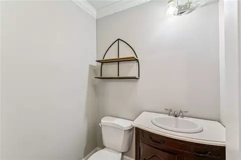 Bath - 558 Cypress Dr, Luling, LA 70070 photo 3 of 4