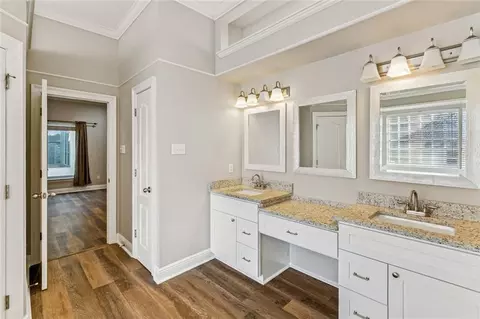 Bath - 558 Cypress Dr, Luling, LA 70070 photo 1 of 4