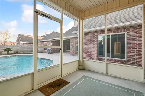 Exterior - 558 Cypress Dr, Luling, LA 70070 photo 4 of 6