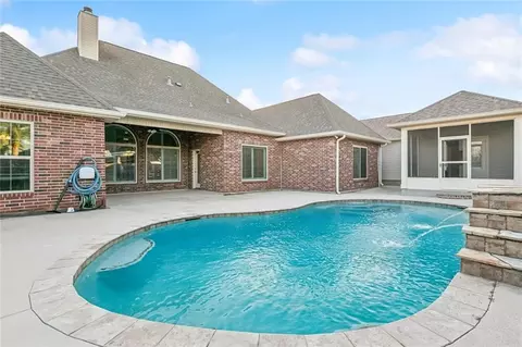 Exterior - 558 Cypress Dr, Luling, LA 70070 photo 3 of 6