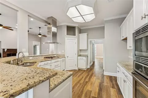 Kitchen - 558 Cypress Dr, Luling, LA 70070 photo 1 of 3