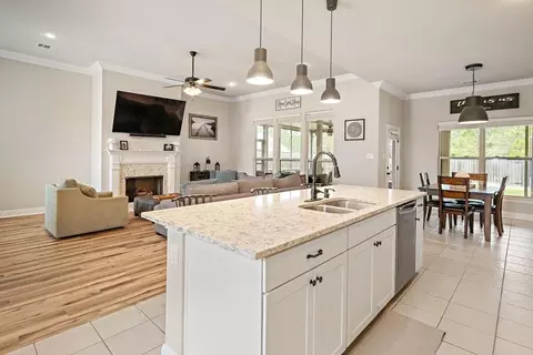 Kitchen - 2464 Dixie Dr, Covington, LA 70435 photo 1 of 3