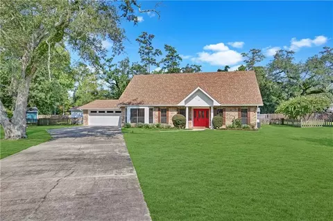 102 Chickamaw Pl, Mandeville, LA 70471