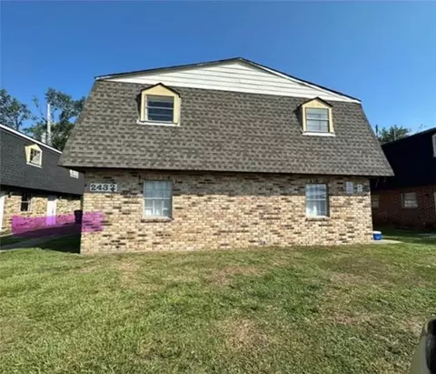2432 Jamie Ct, Violet, LA 70092