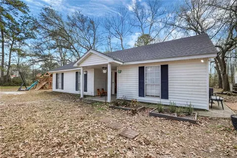 38030 Michelle Dr, Pearl River, LA 70452