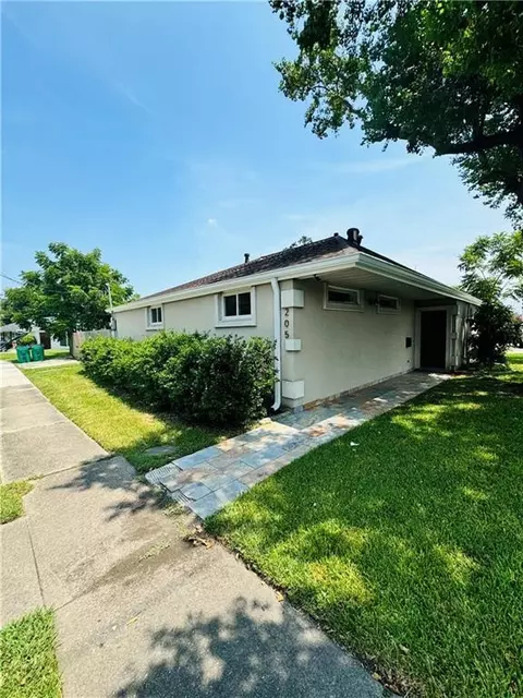 205 Douglas Dr, River Ridge, LA 70123