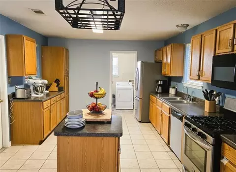 Kitchen - 478 Olive Dr, Slidell, LA 70458 photo 2 of 3