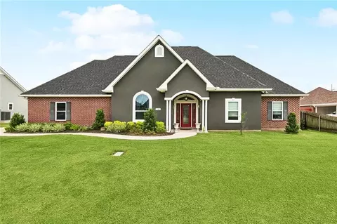 740 Evangeline Rd, Montz, LA 70068