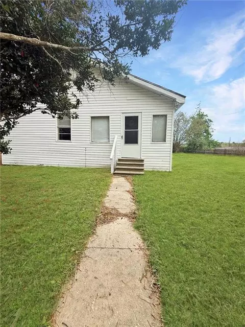 Exterior - 295 Ross Rd, Anacoco, LA 71403 photo 3 of 3
